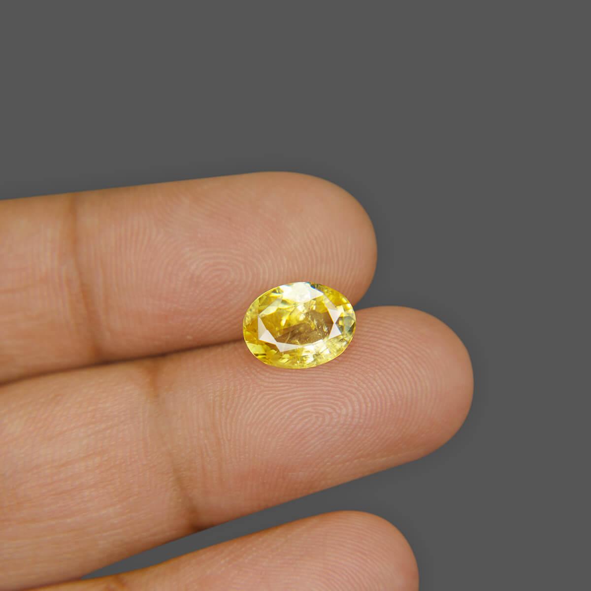 Yellow Sapphire - 3.53 Carat
