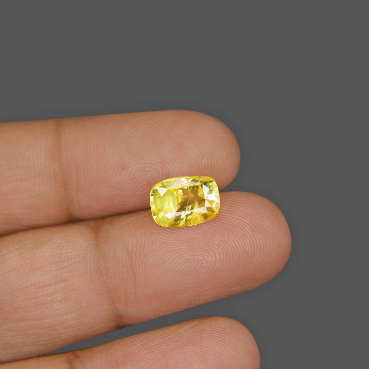 Yellow Sapphire - 4.01 Carat