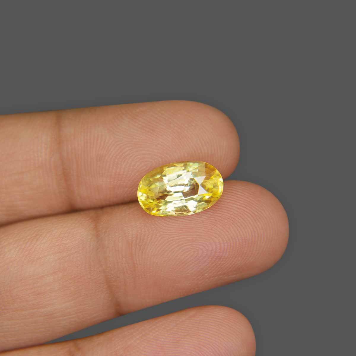 Yellow Sapphire - 4.62 Carat