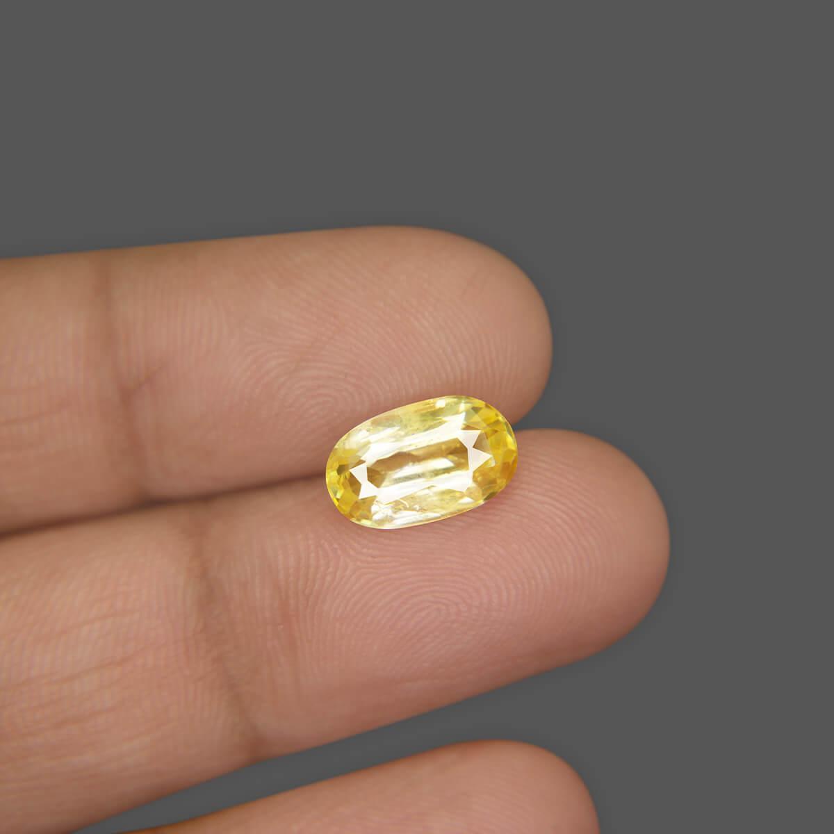 Yellow Sapphire - 4.02 Carat