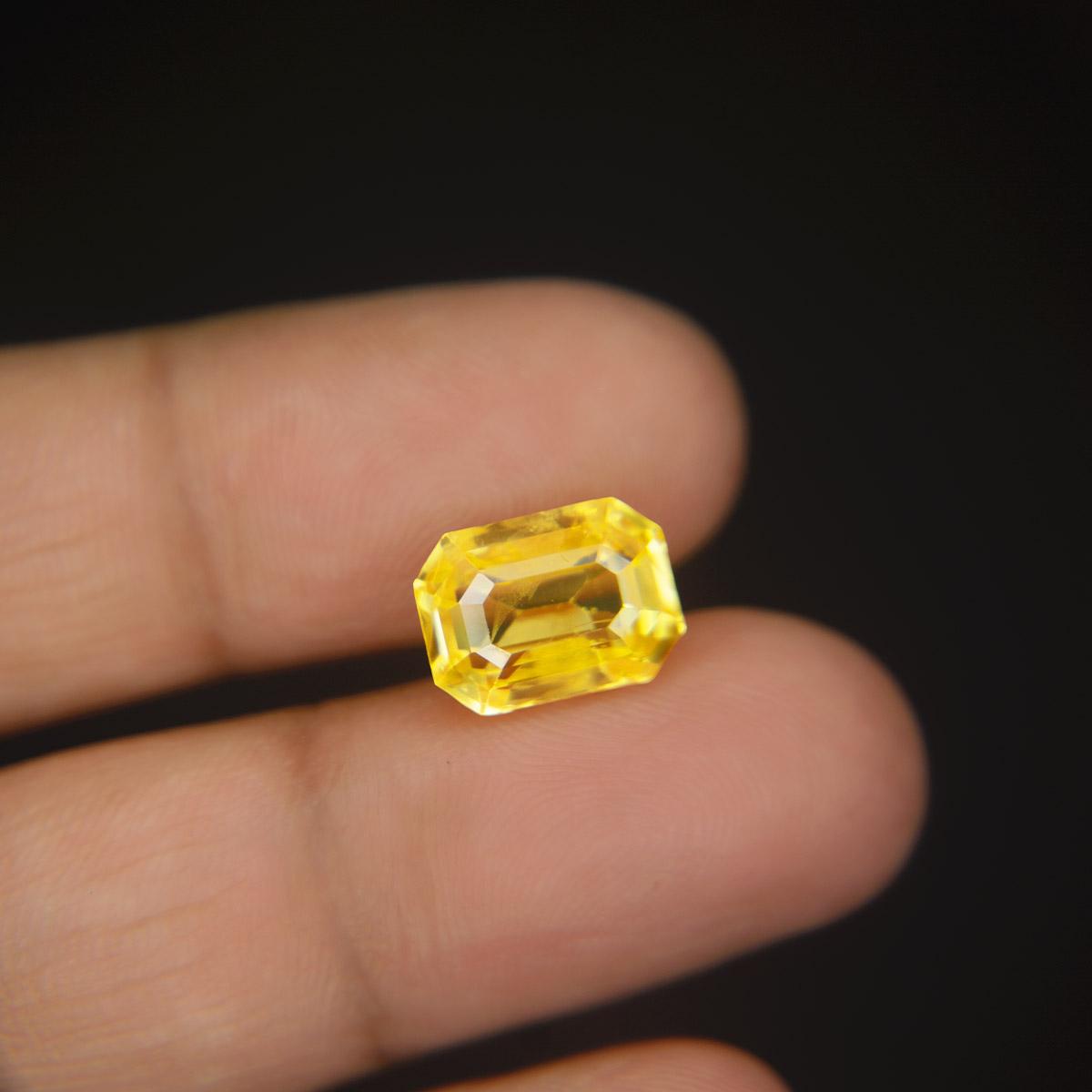 Yellow Sapphire - 8.06 Carat