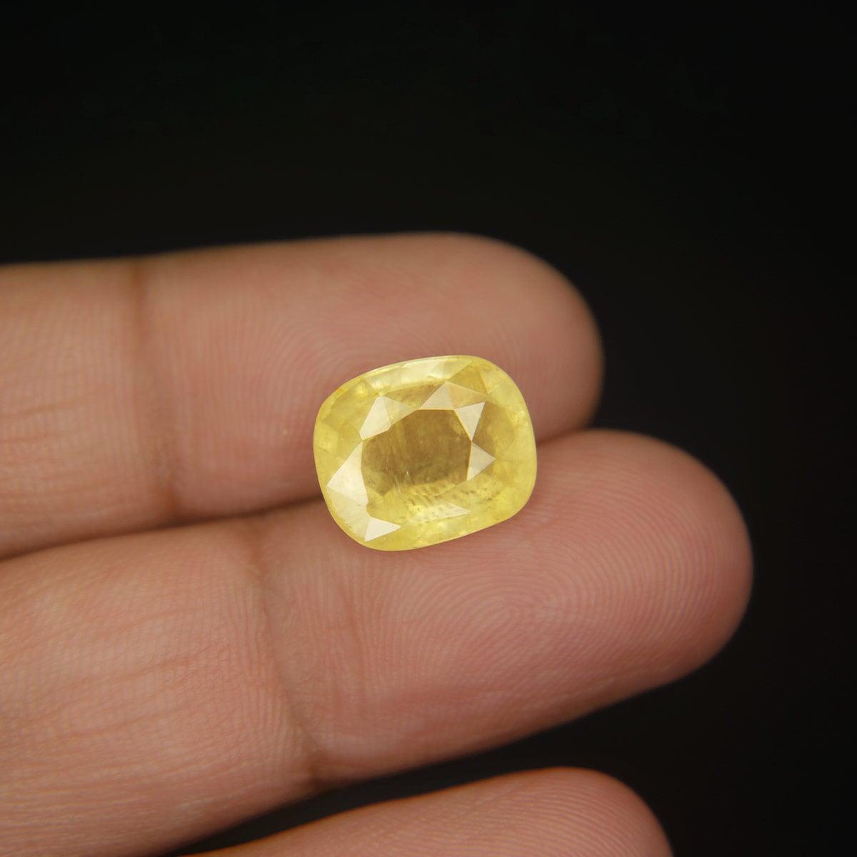 Yellow Sapphire - 8.28 Carat