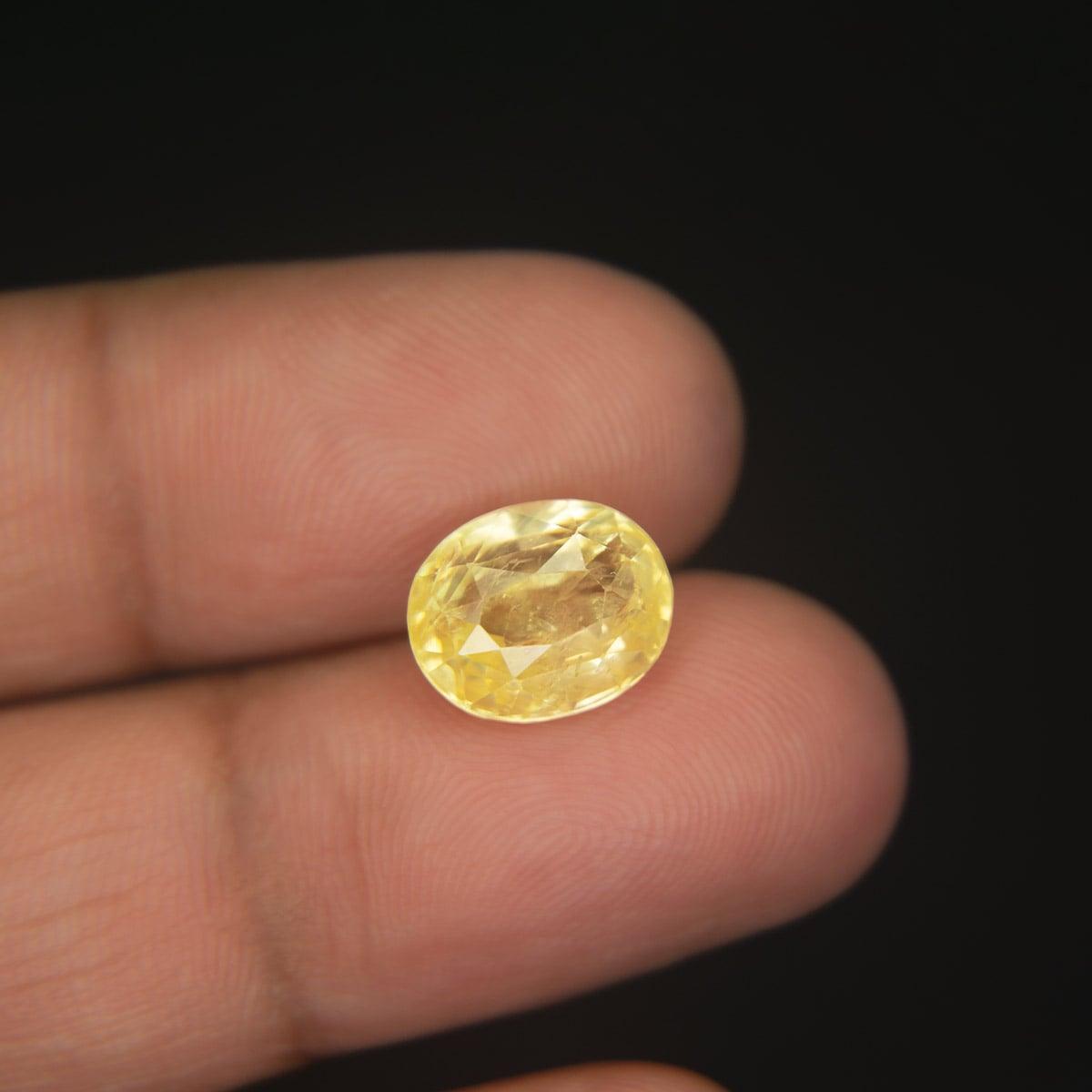 Yellow Sapphire - 6.97 Carat