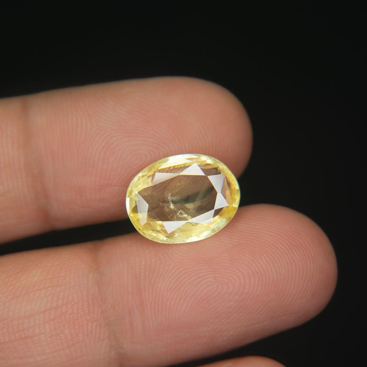 Yellow Sapphire - 7.66 Carat