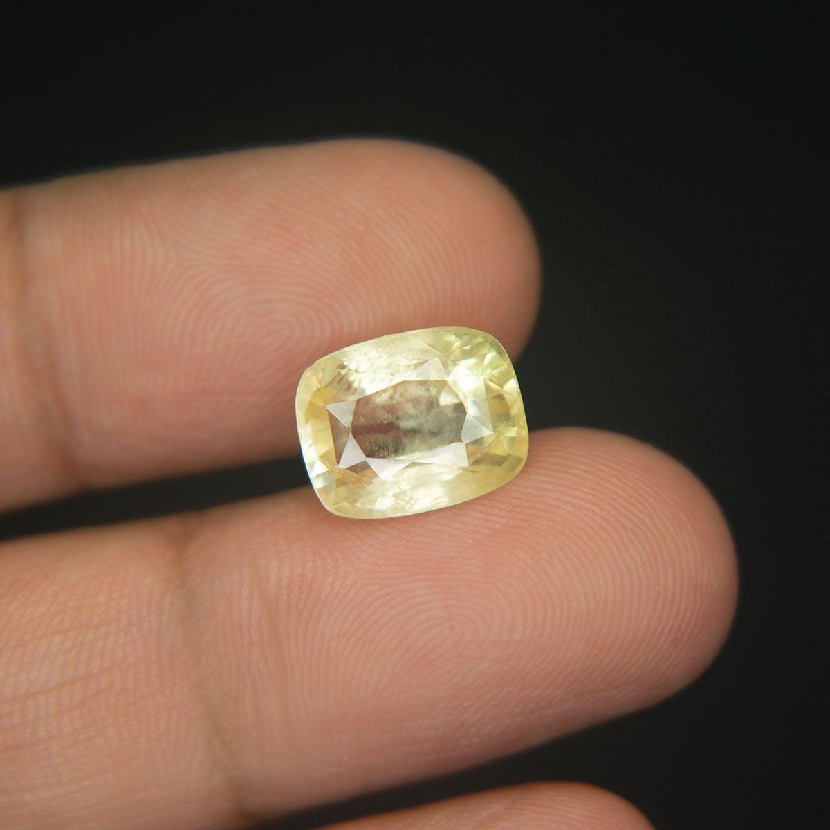 Yellow Sapphire - 7.75 Carat