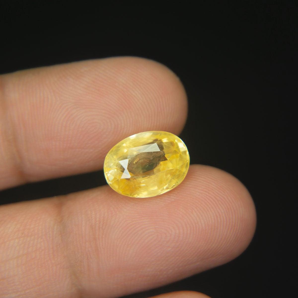 Yellow Sapphire - 8.36 Carat