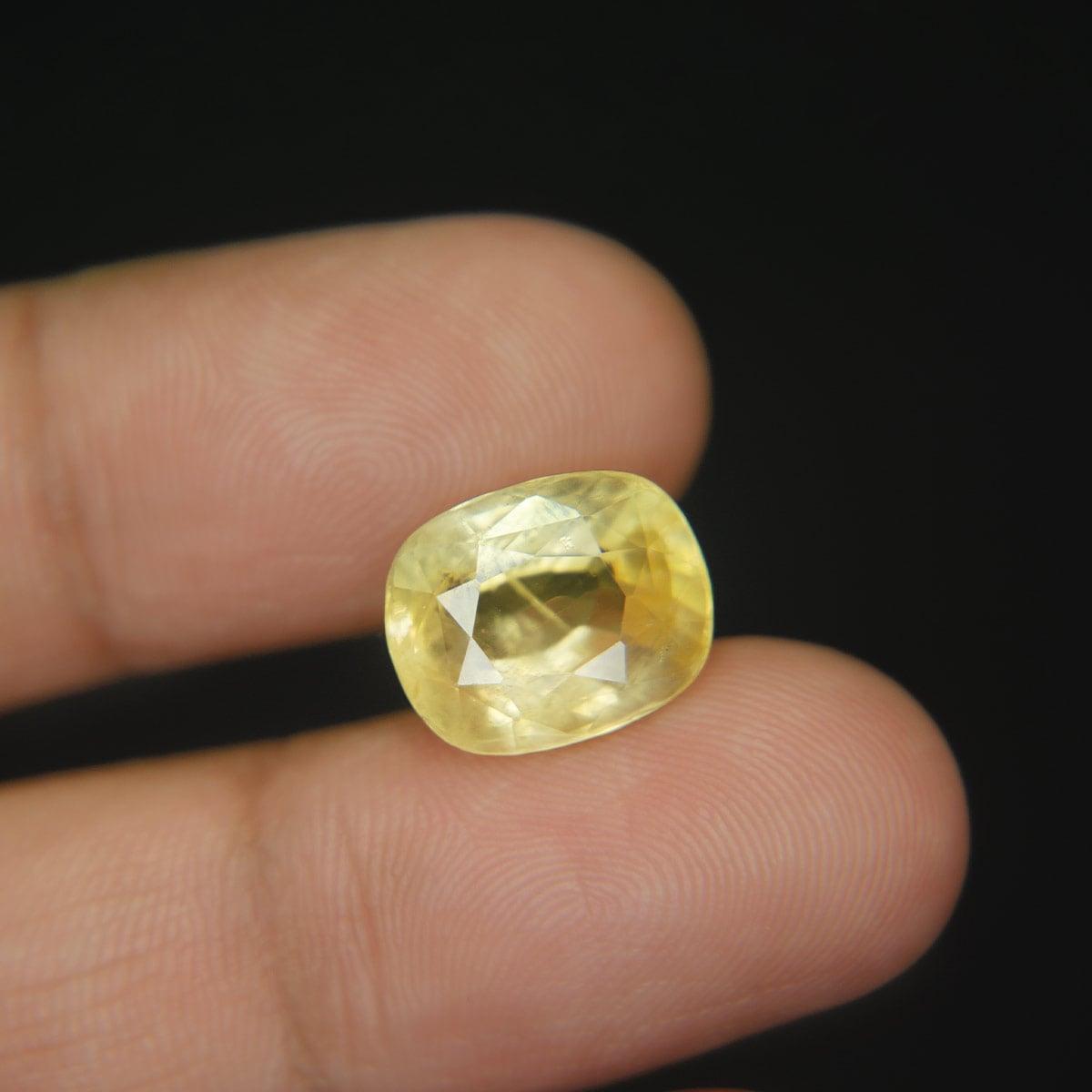 Yellow Sapphire - 11.10 Carat