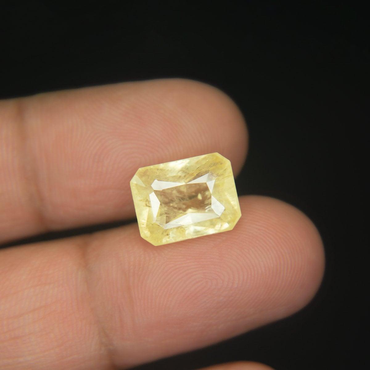 Yellow Sapphire - 8.33 Carat