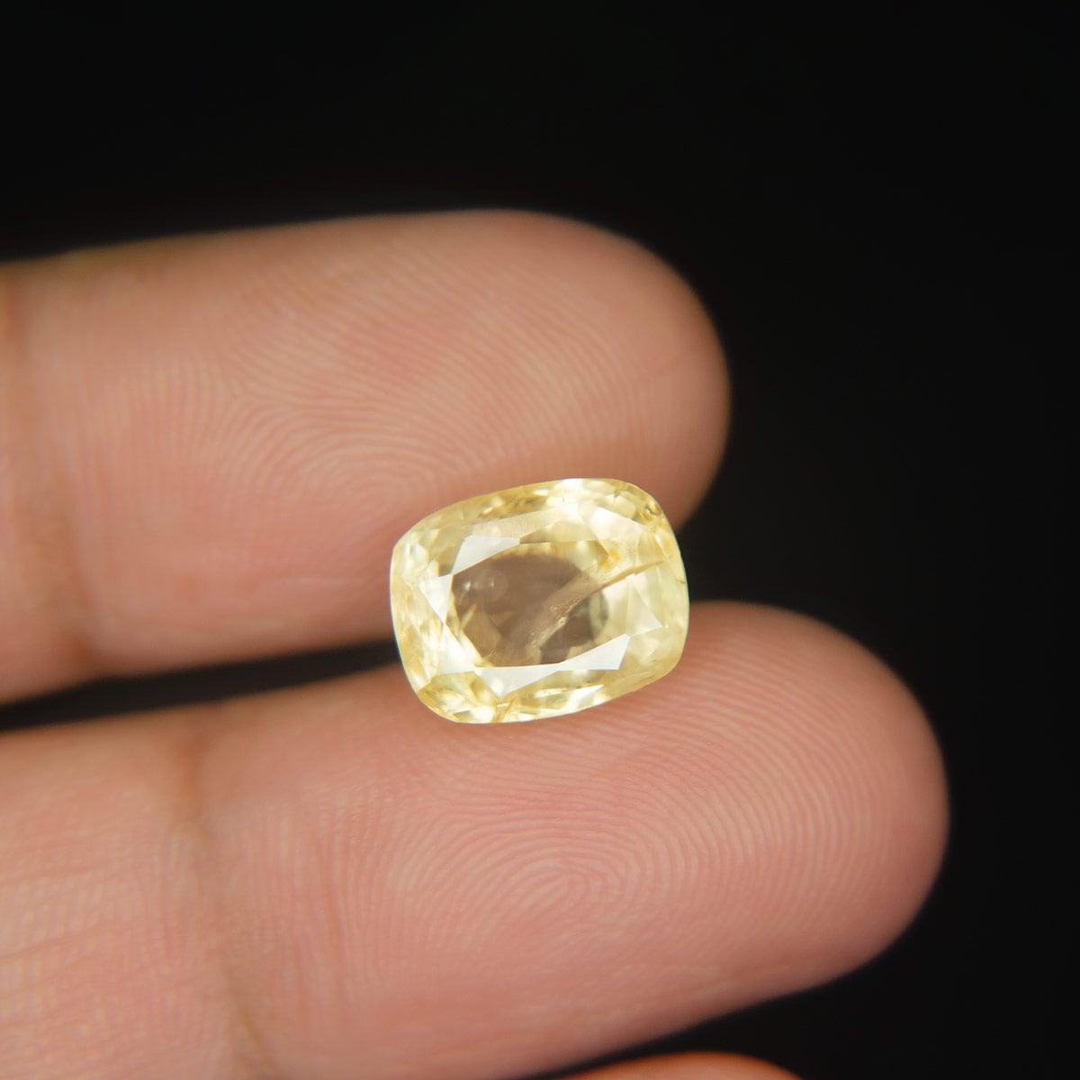 Yellow Sapphire - 7.49 Carat