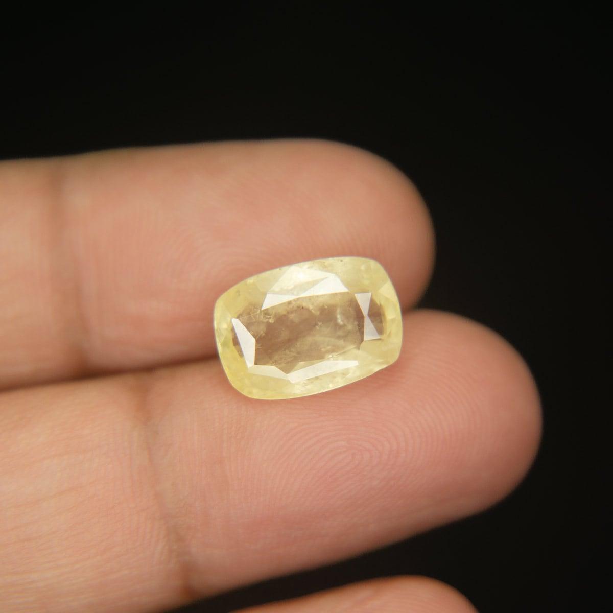 Yellow Sapphire - 7.38 Carat