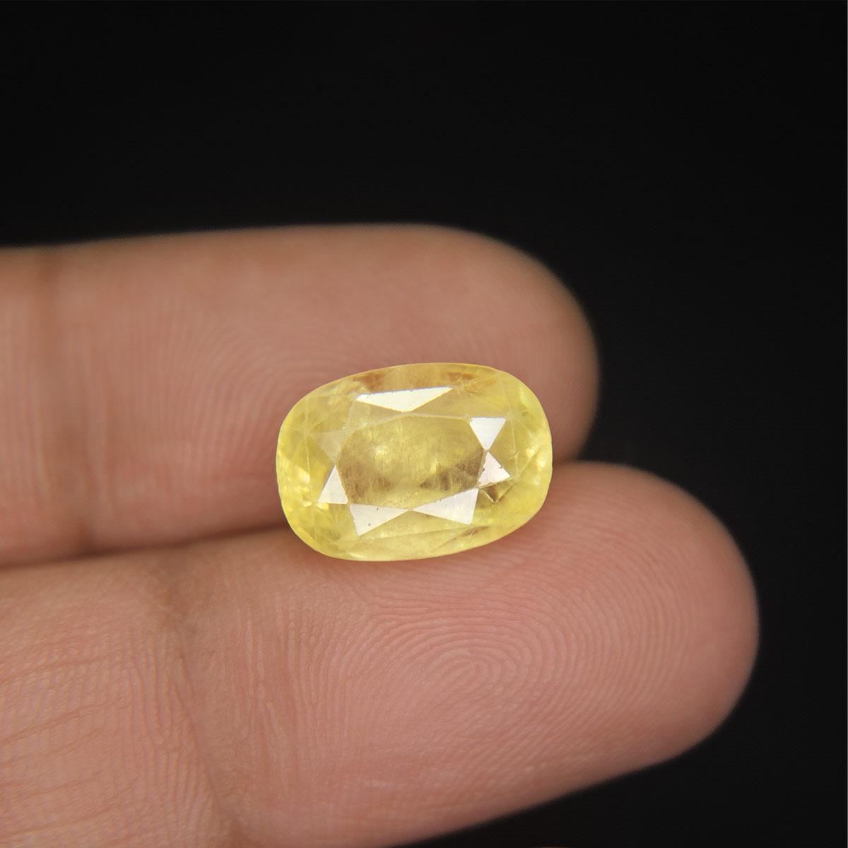 Yellow Sapphire - 8.79 Carat