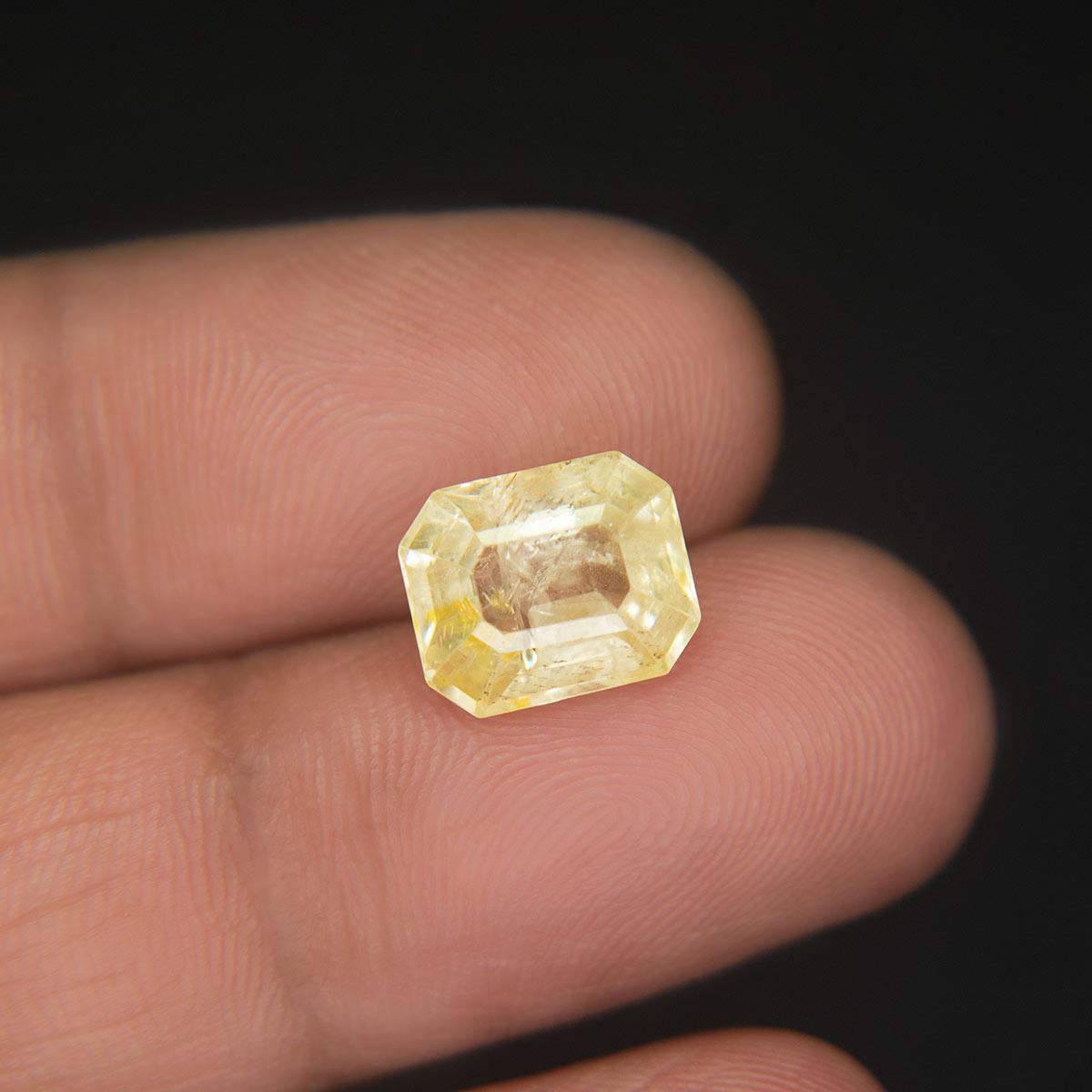 Yellow Sapphire - 5.33 Carat