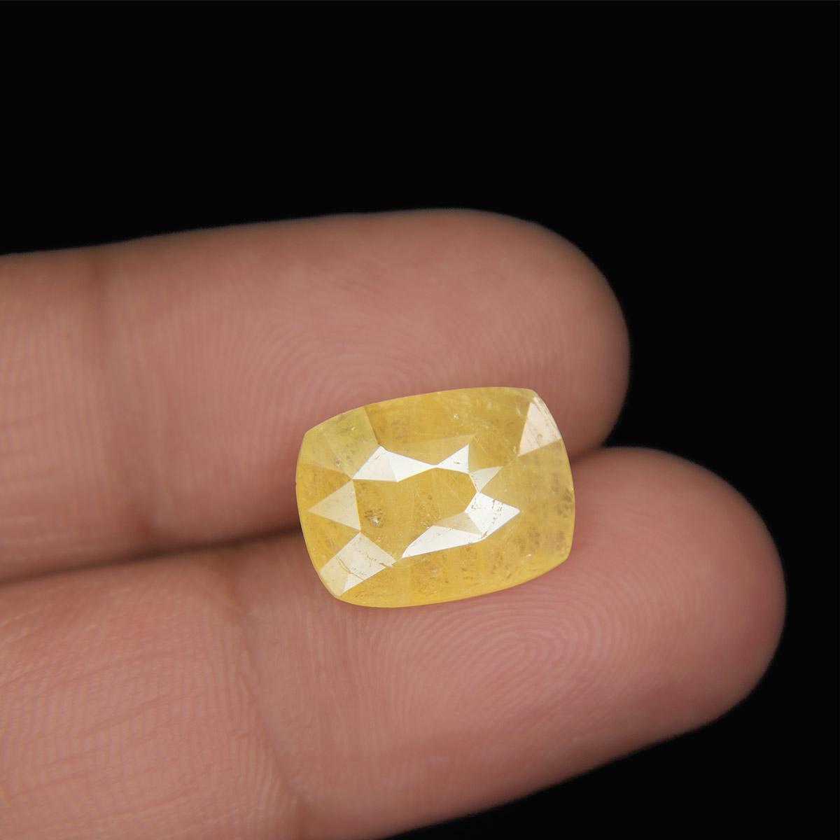Yellow Sapphire - 6.78 Carat