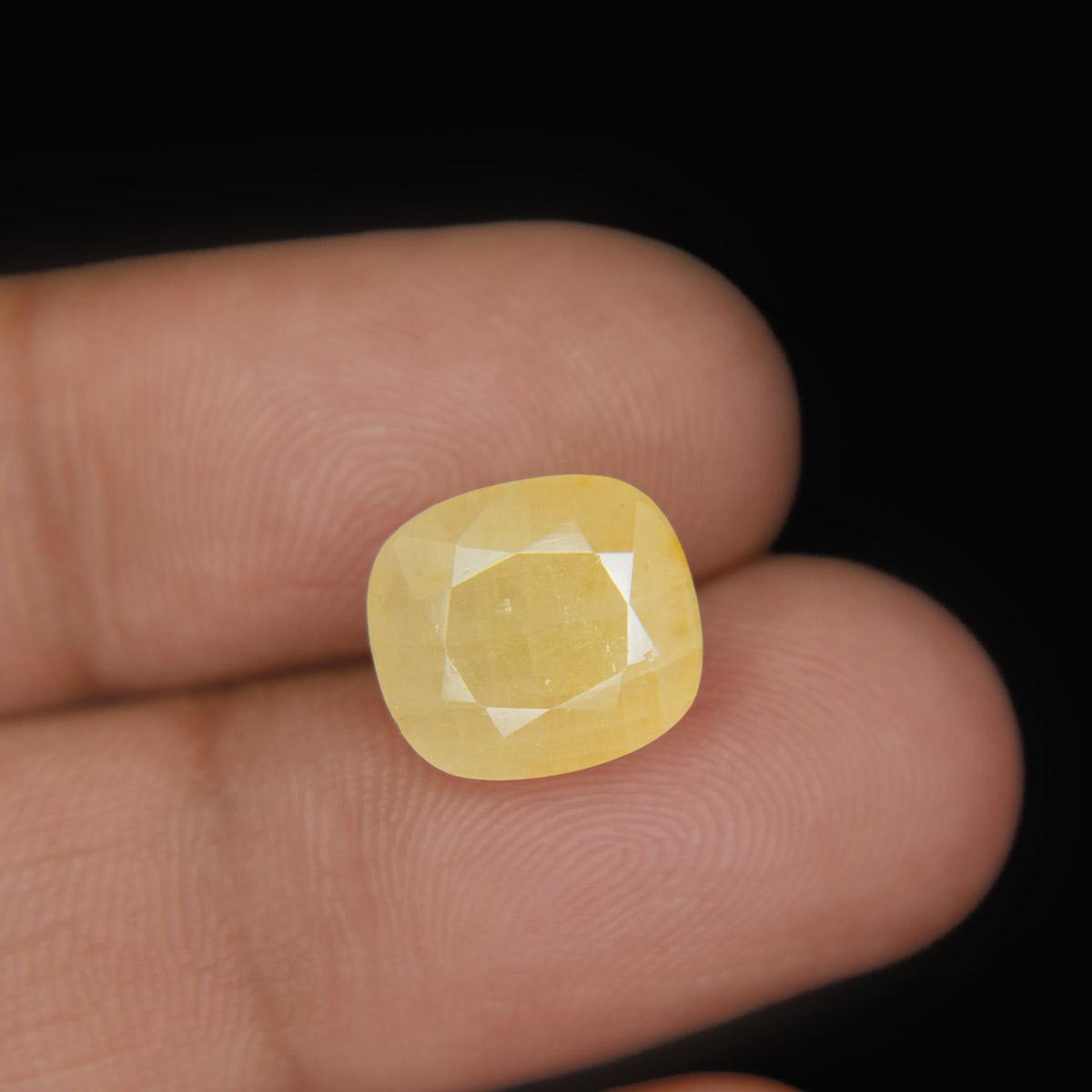 Yellow Sapphire - 7.96 Carat