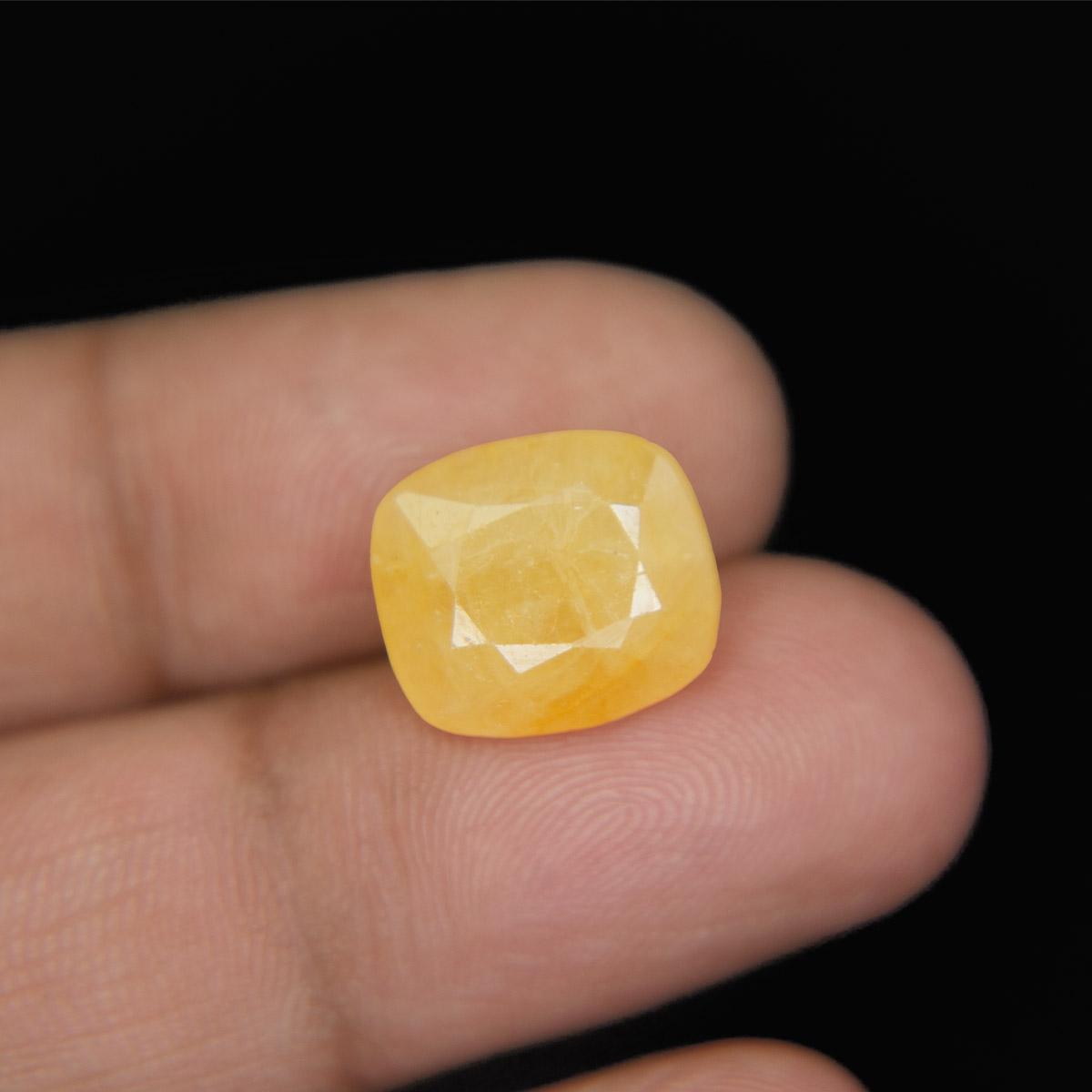 Yellow Sapphire - 10.18 Carat