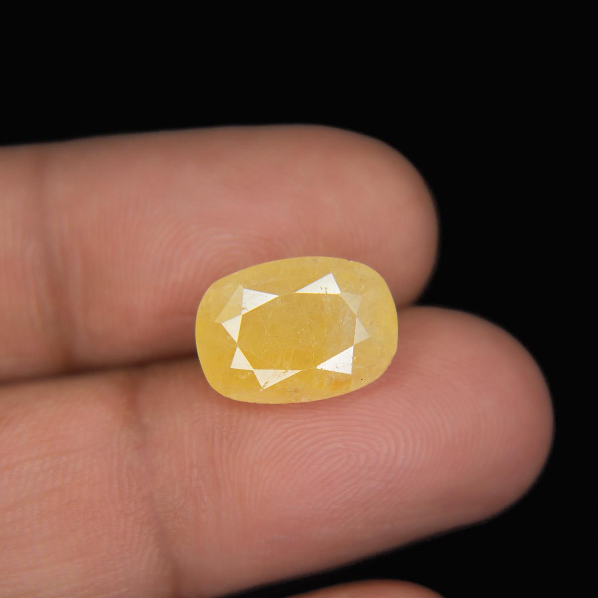 Yellow Sapphire - 9.56 Carat