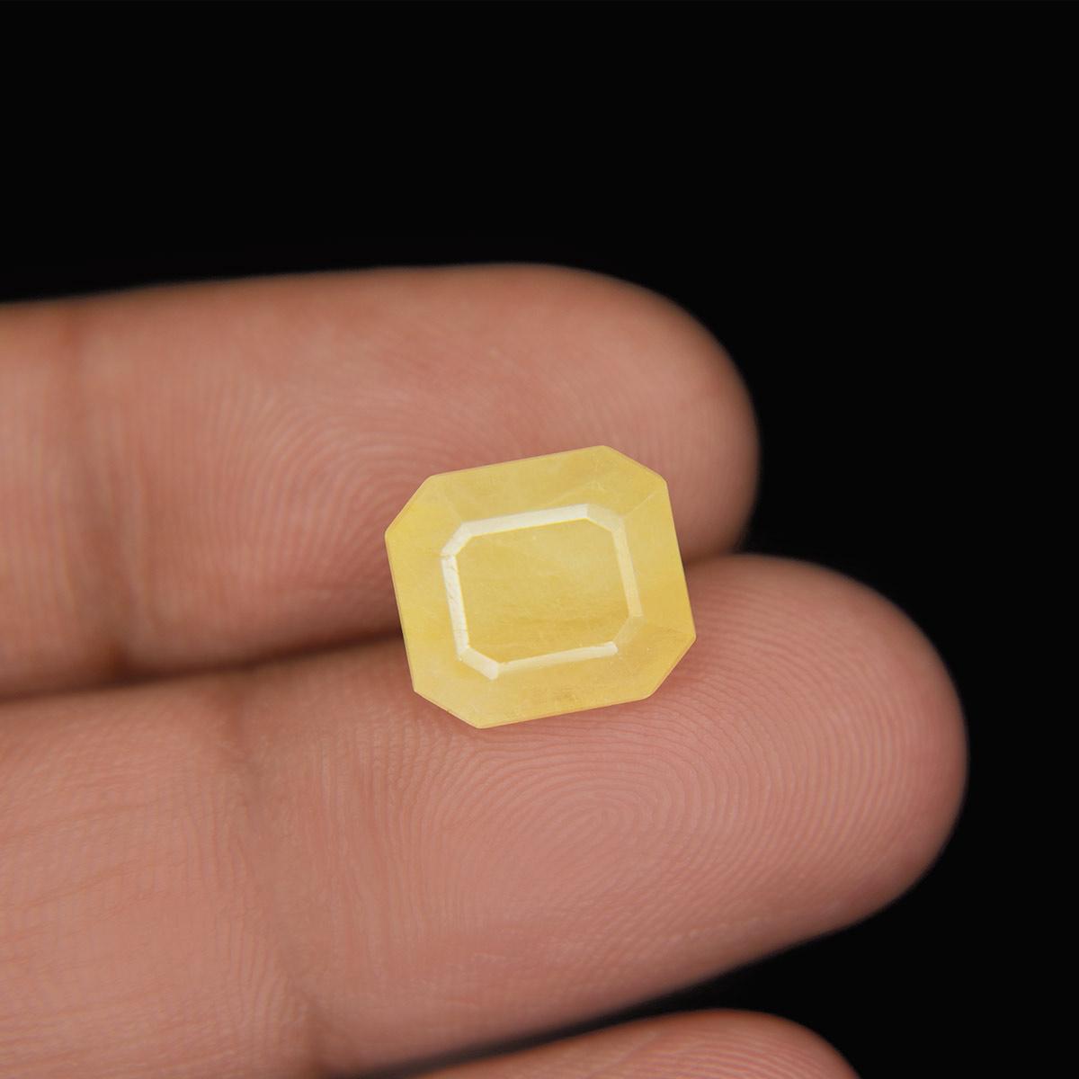 Yellow Sapphire - 7.99 Carat