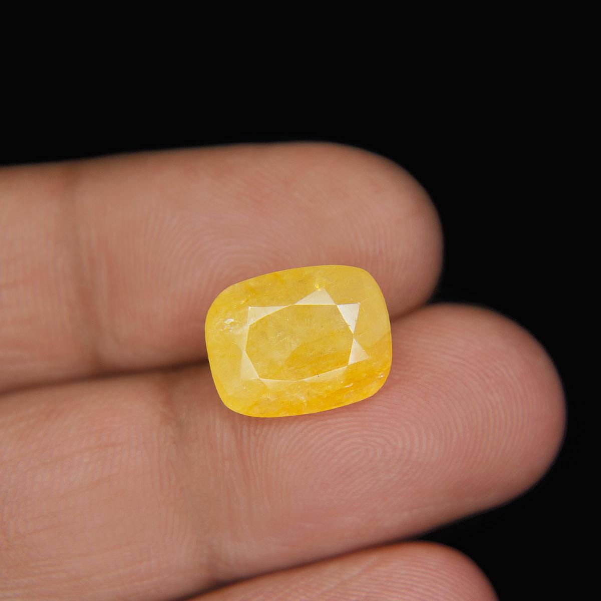 Yellow Sapphire - 8.88 Carat