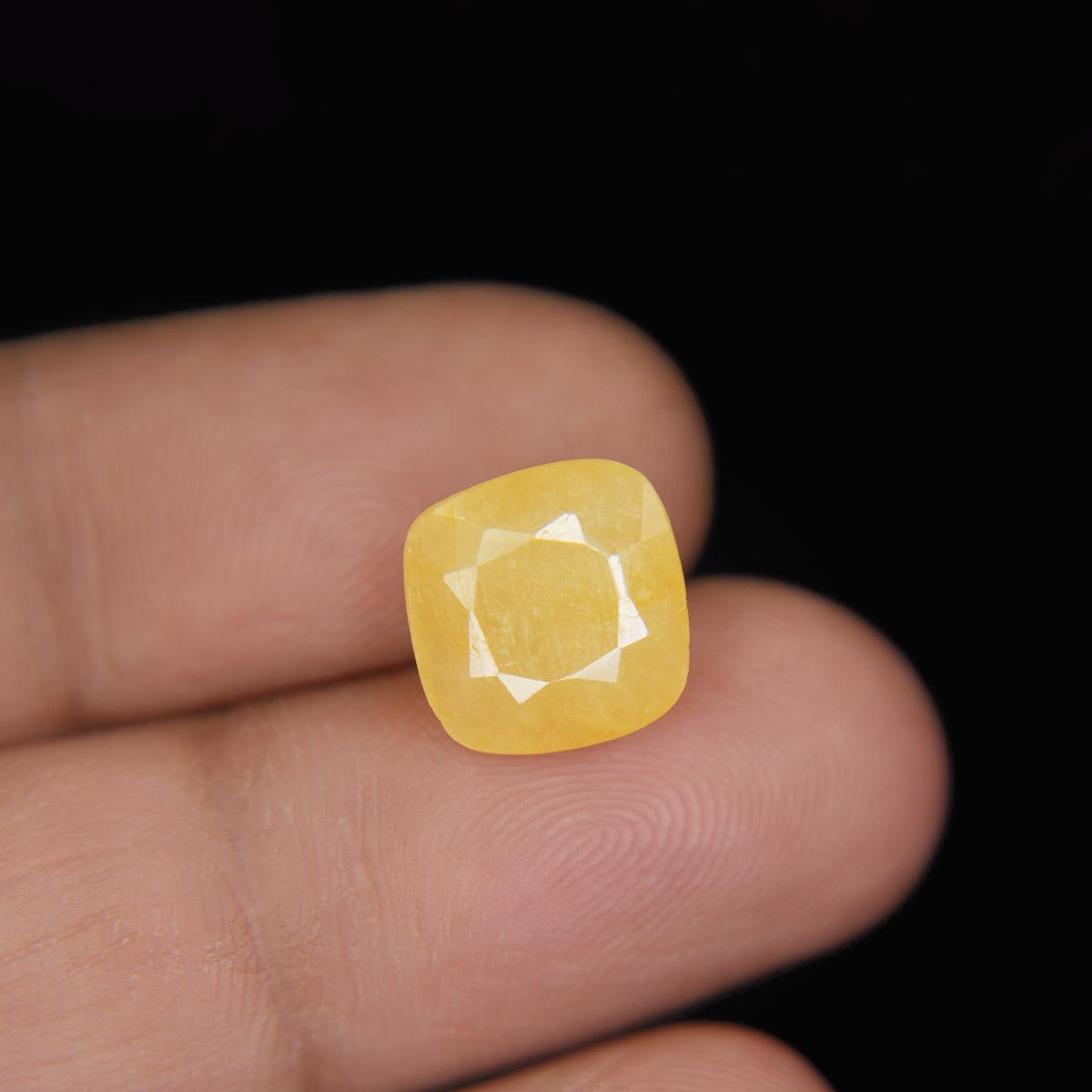 Yellow Sapphire - 7.43 Carat