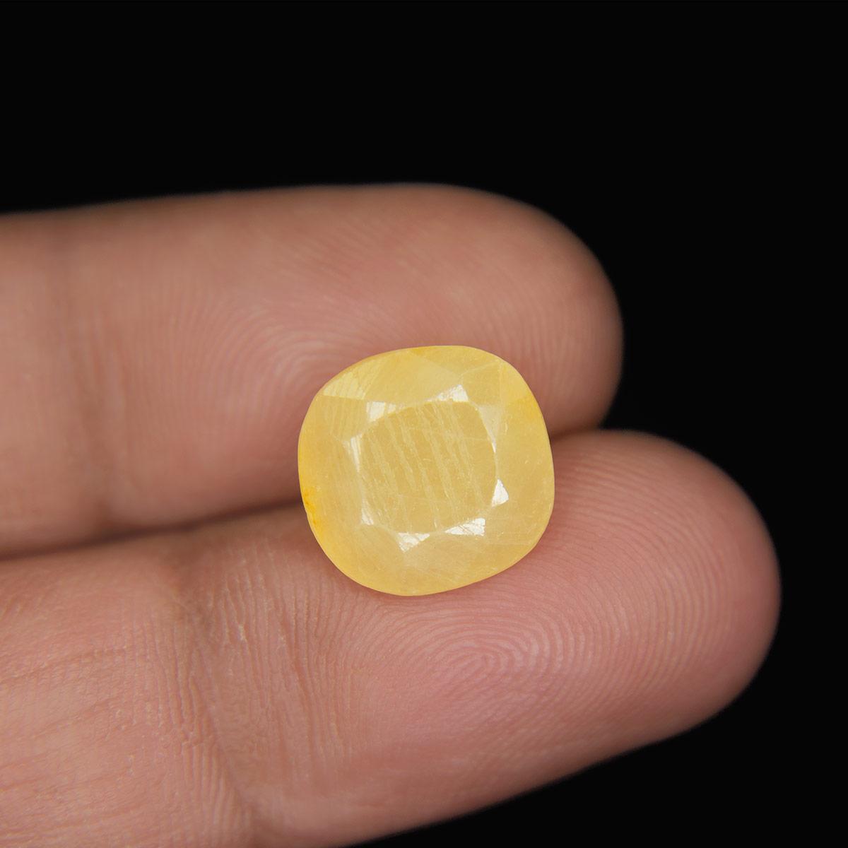 Yellow Sapphire - 6.10 Carat