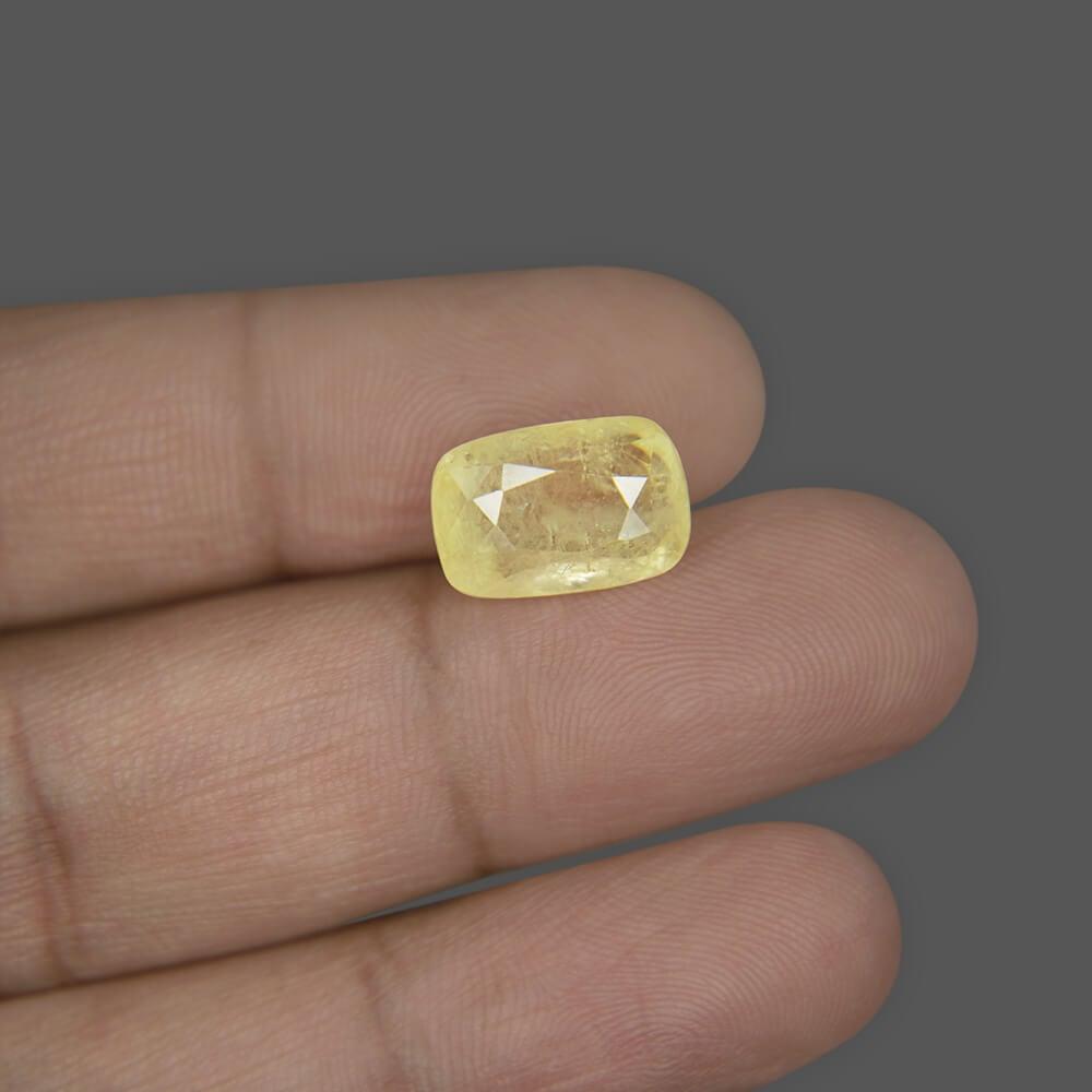 Yellow Sapphire - 9.36 Carat