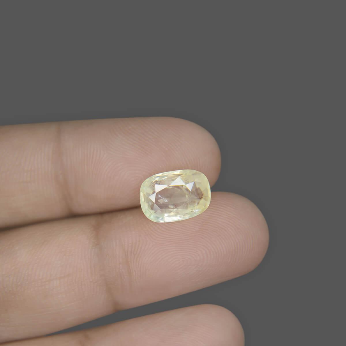 Yellow Sapphire - 4.40 Carat