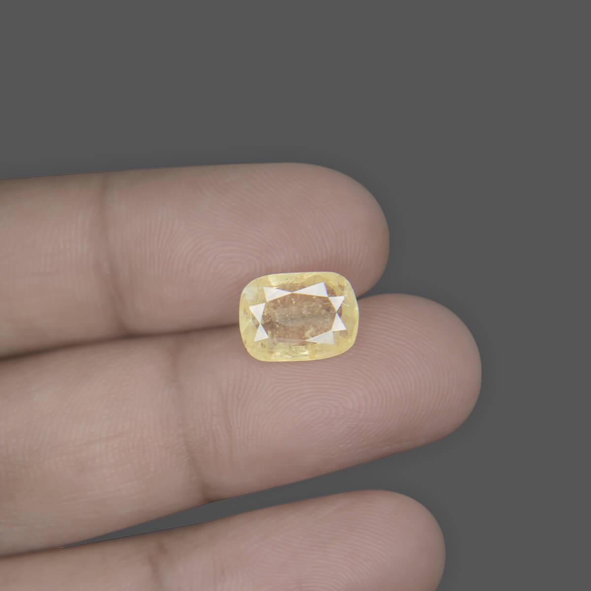 Yellow Sapphire - 4.61 Carat