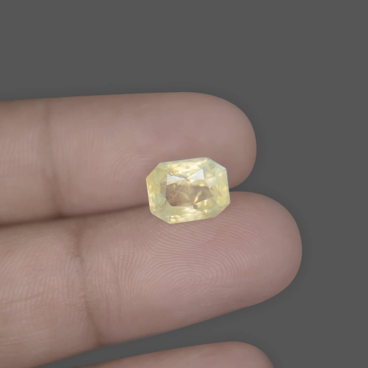 Yellow Sapphire - 5.32 Carat