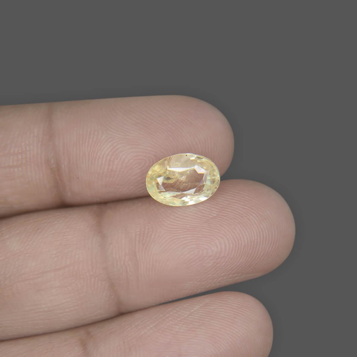 Yellow Sapphire - 4.06 Carat