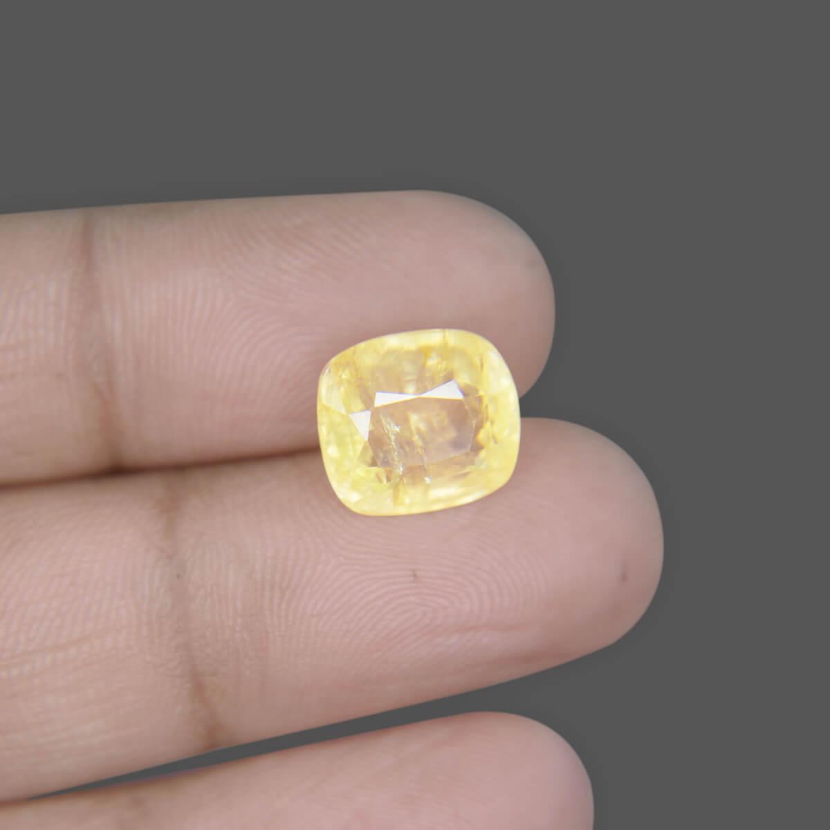 Yellow Sapphire - 9.65 Carat