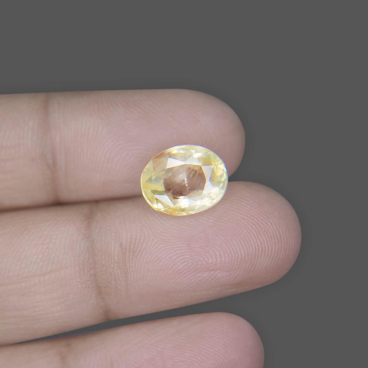 Yellow Sapphire - 6.77 Carat