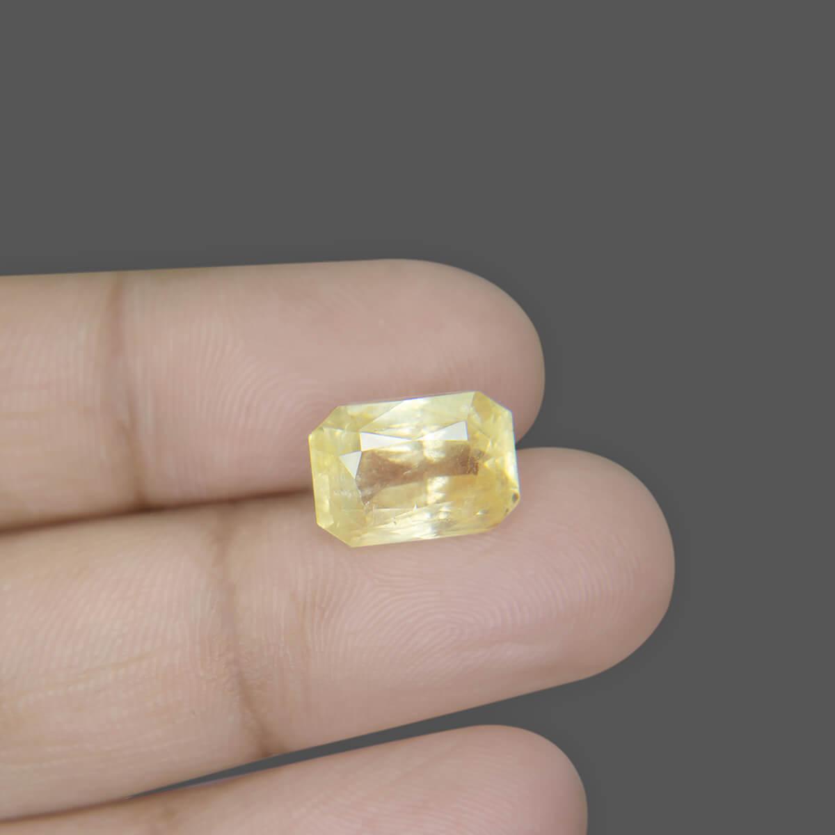 Yellow Sapphire - 8.62 Carat