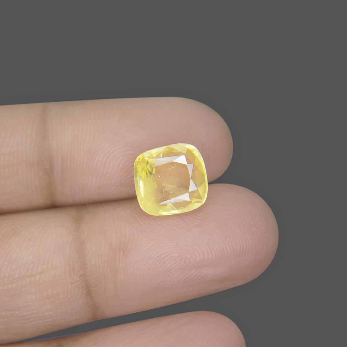 Yellow Sapphire - 5.82 Carat