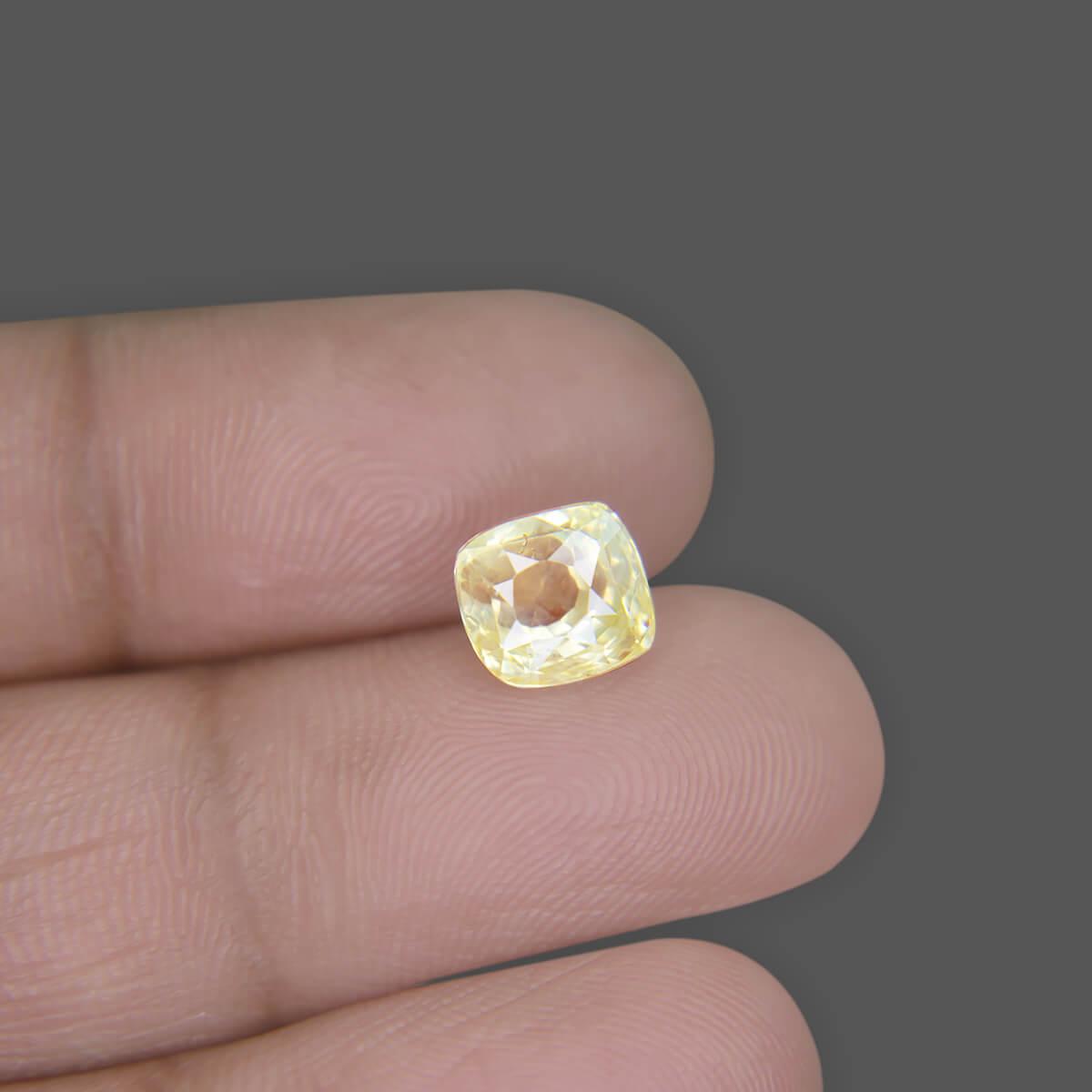 Yellow Sapphire - 4.16 Carat