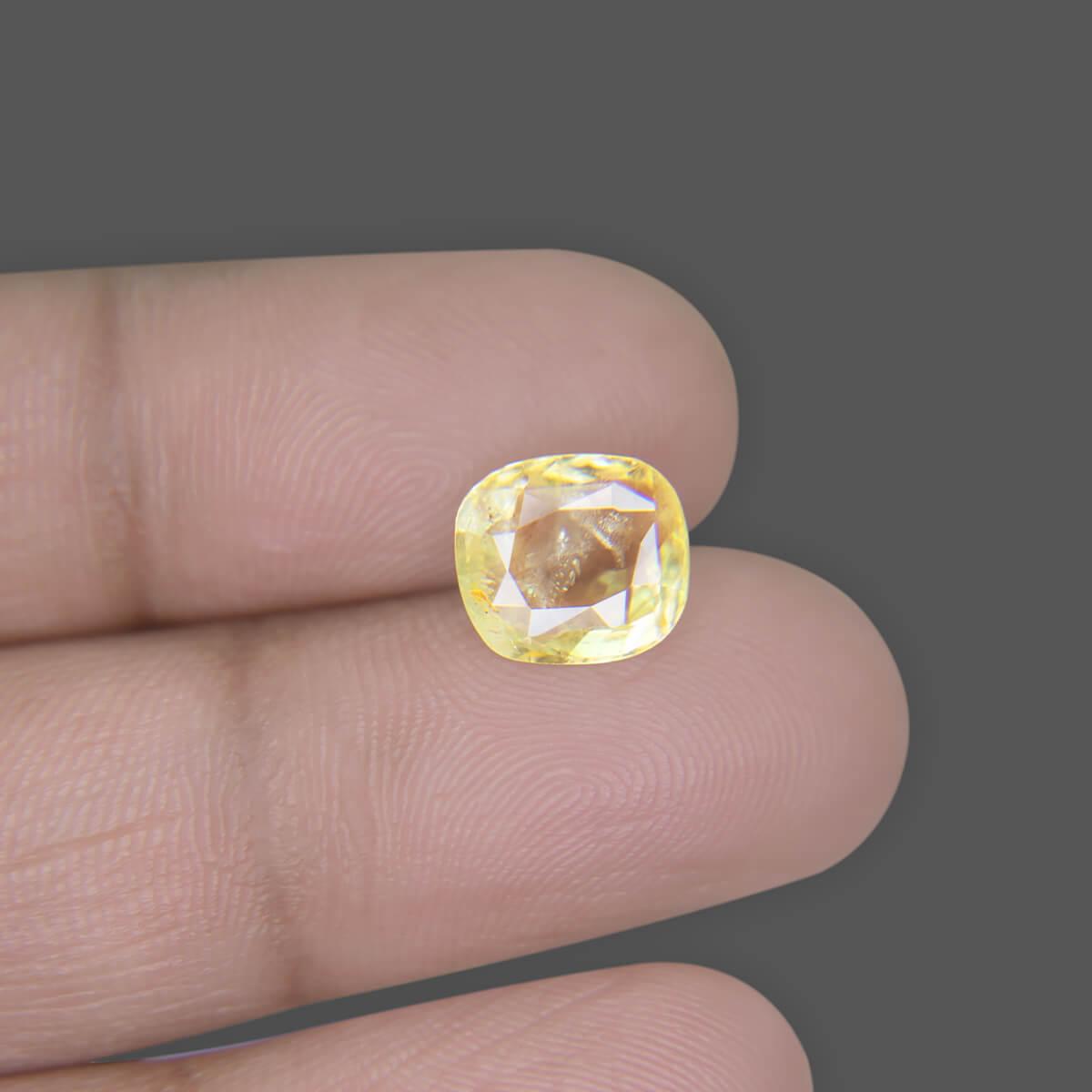 Yellow Sapphire - 4.13 Carat