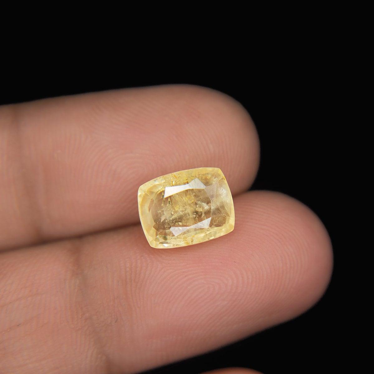 Yellow Sapphire - 5.67 Carat