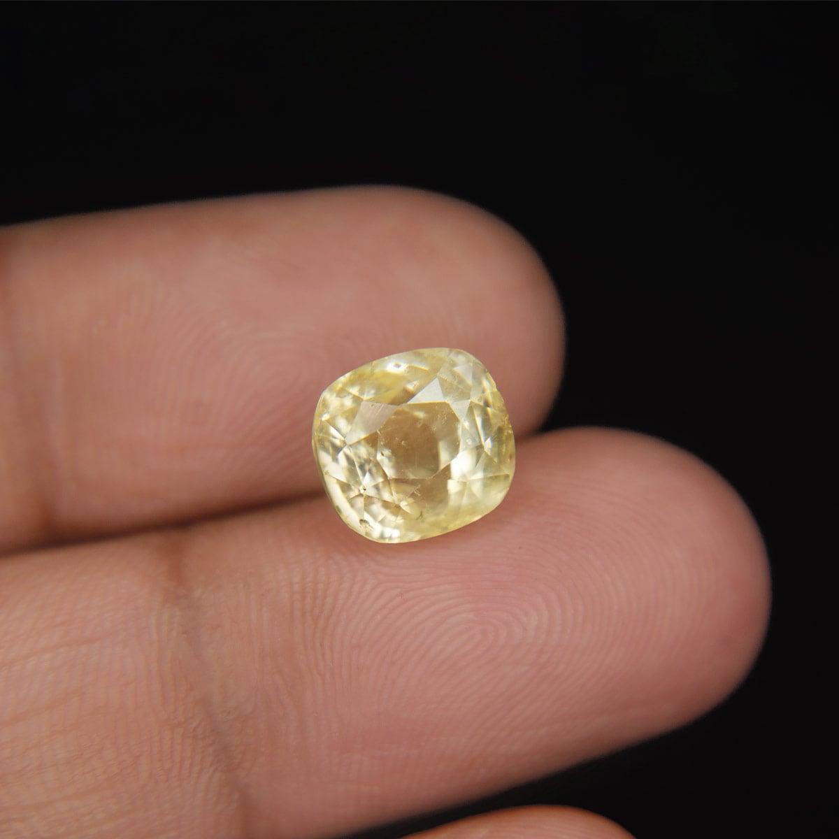 Yellow Sapphire - 5.81 Carat