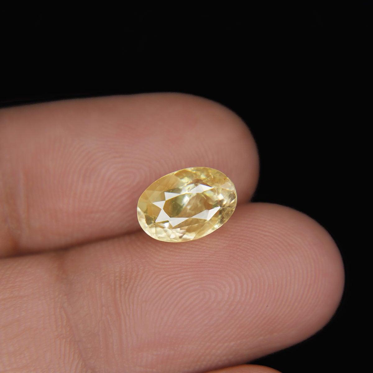 Yellow Sapphire - 3.74 Carat