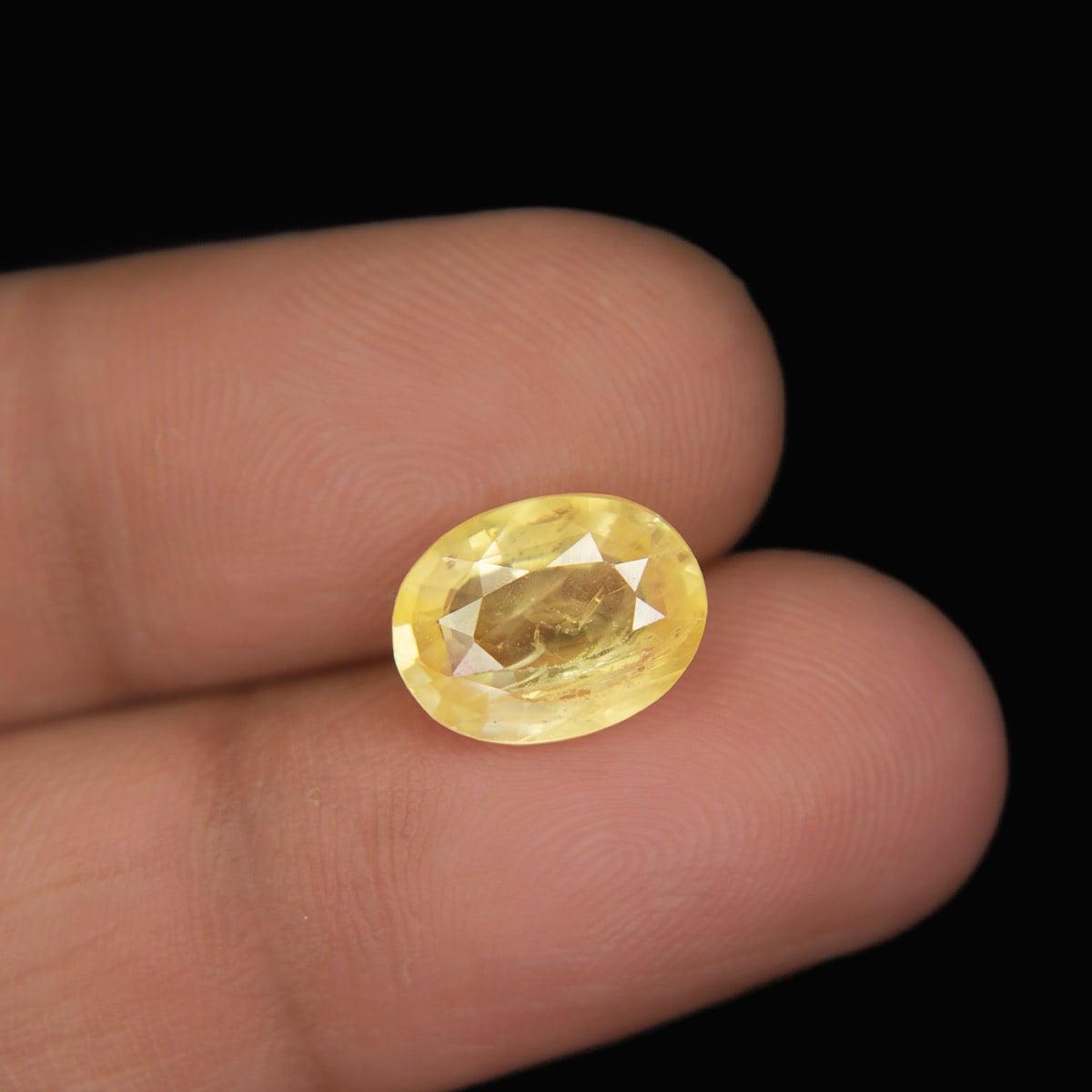 Yellow Sapphire - 5.44 Carat