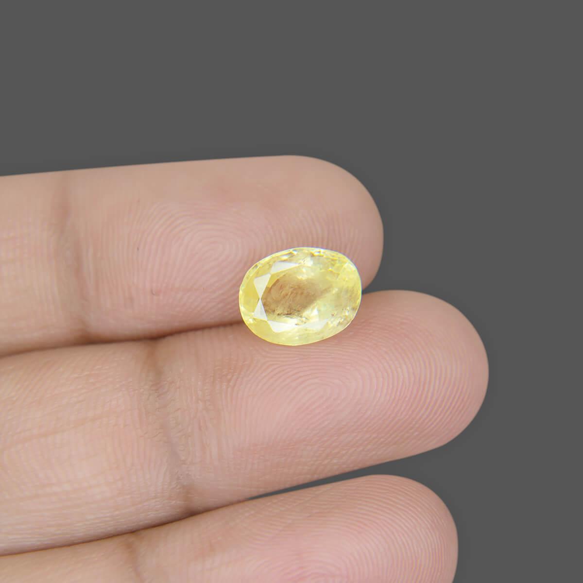 Yellow Sapphire - 4.12 Carat