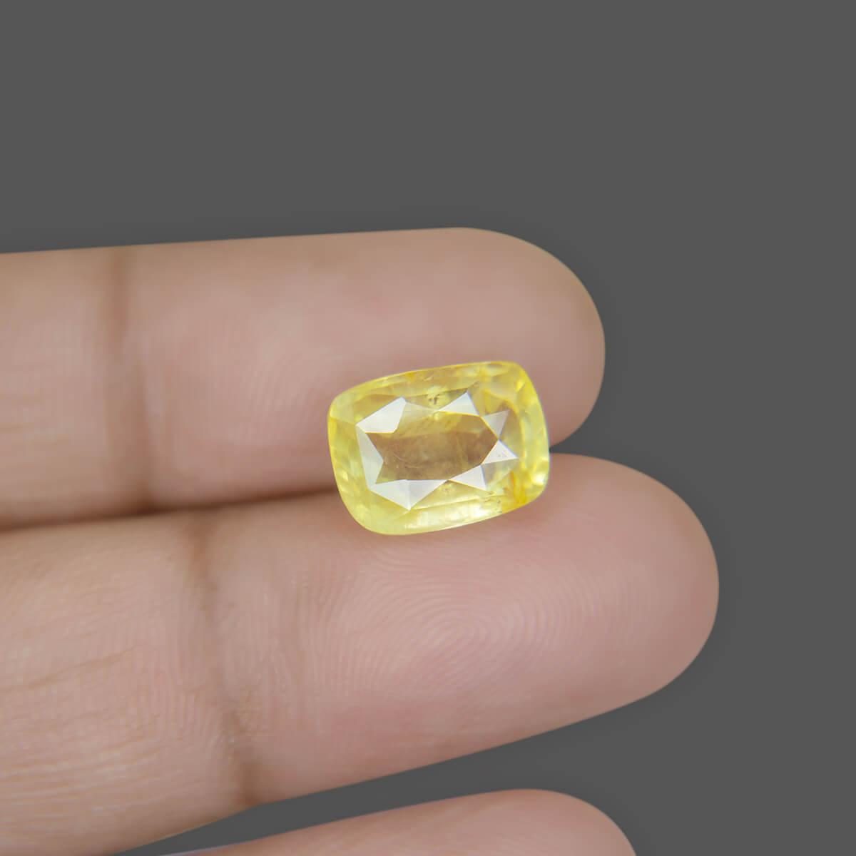 Yellow Sapphire - 7.61 Carat