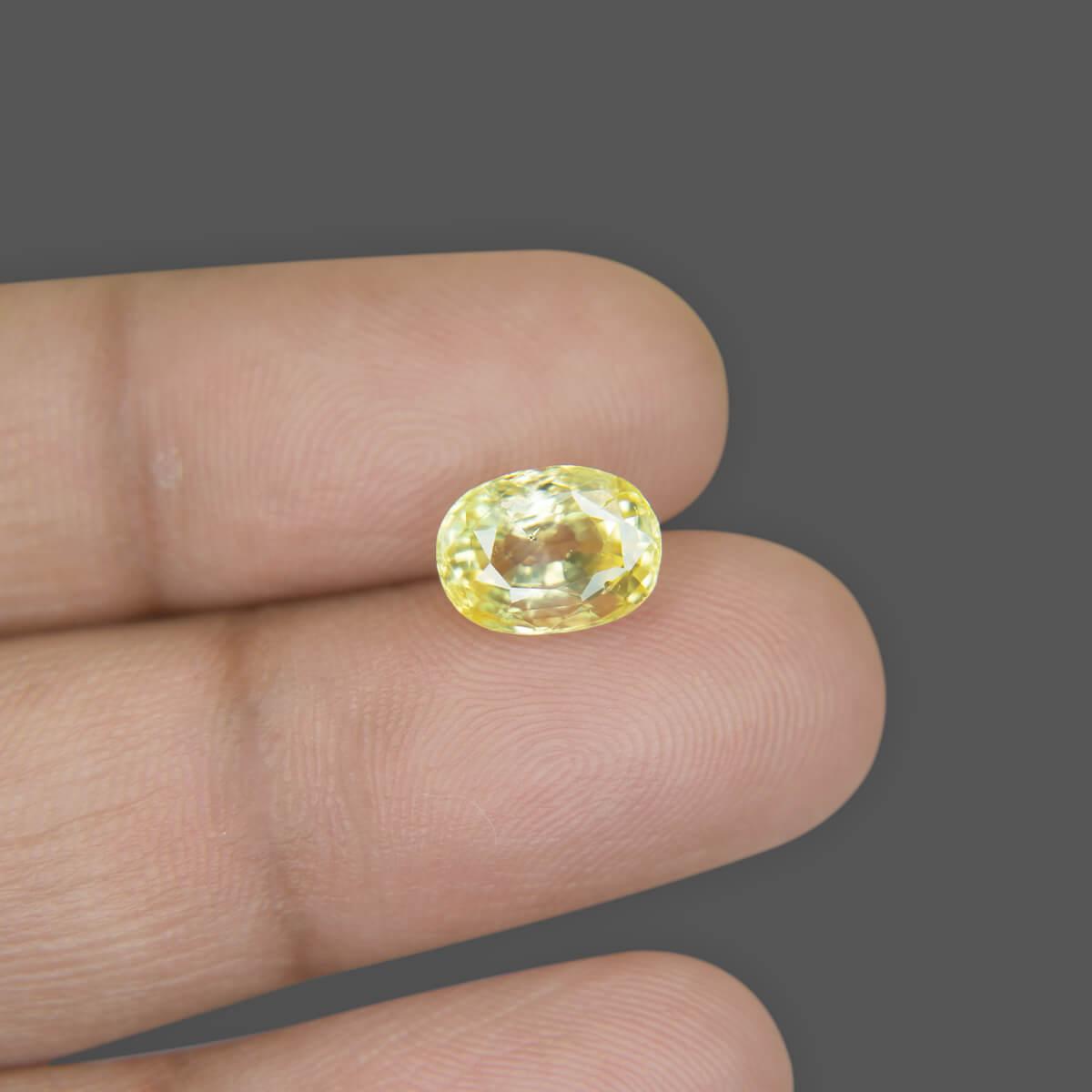 Yellow Sapphire - 4.04 Carat