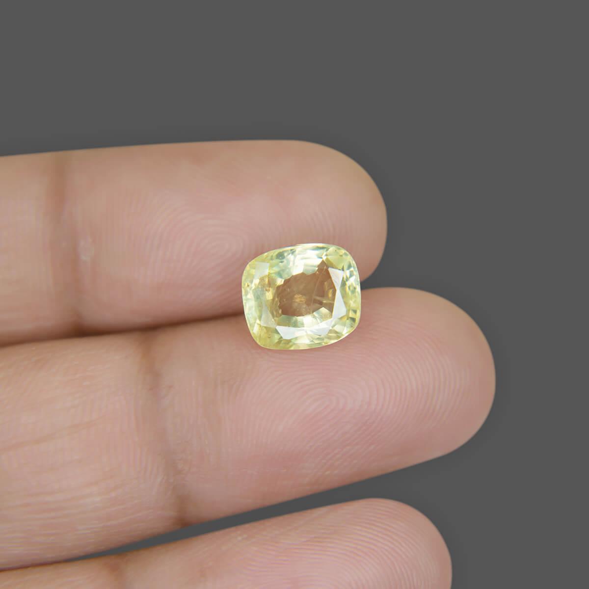 Yellow Sapphire - 4.51 Carat