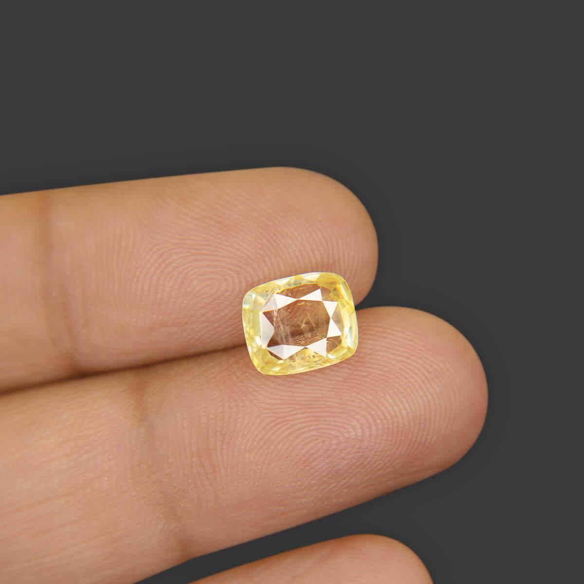 Yellow Sapphire - 3.28 Carat