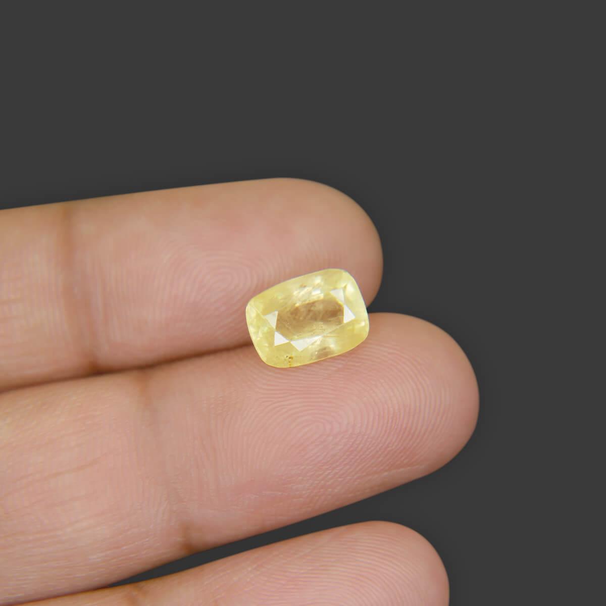 Yellow Sapphire - 4.58 Carat