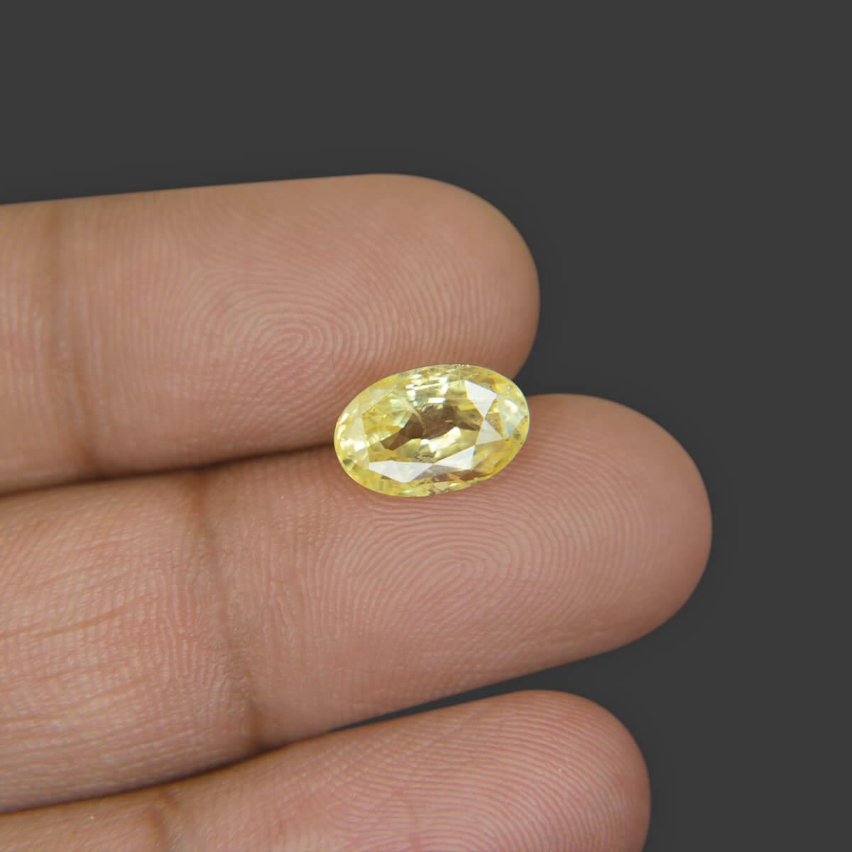 Yellow Sapphire - 4.08 Carat