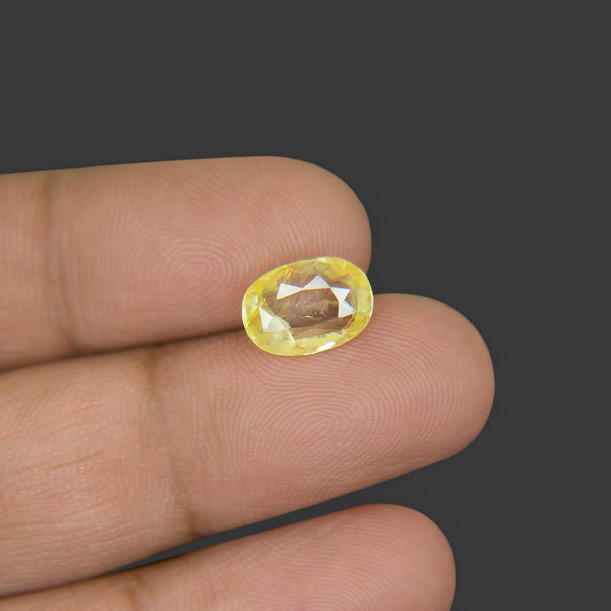 Yellow Sapphire - 4.51 Carat