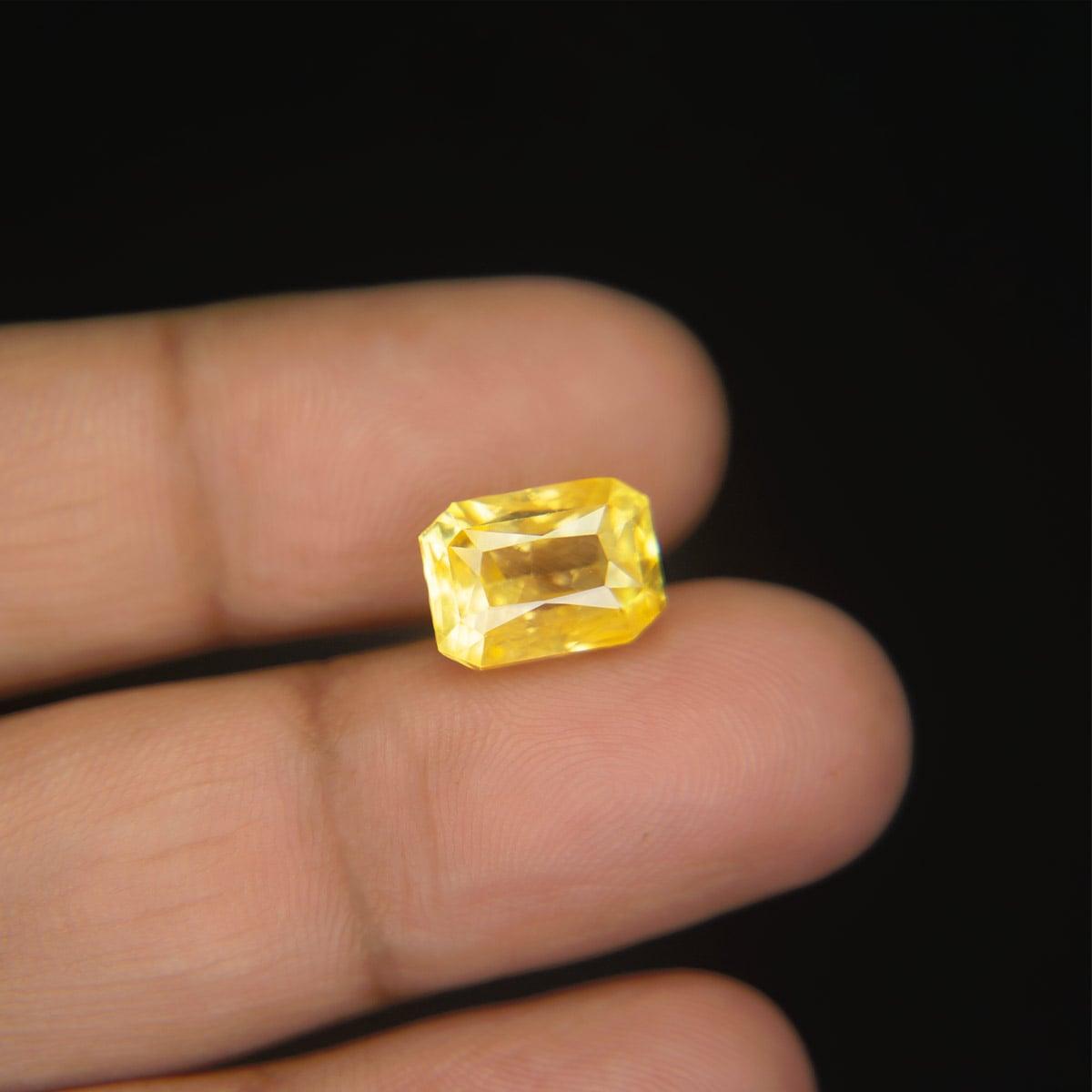 Yellow Sapphire - 8.58 Carat