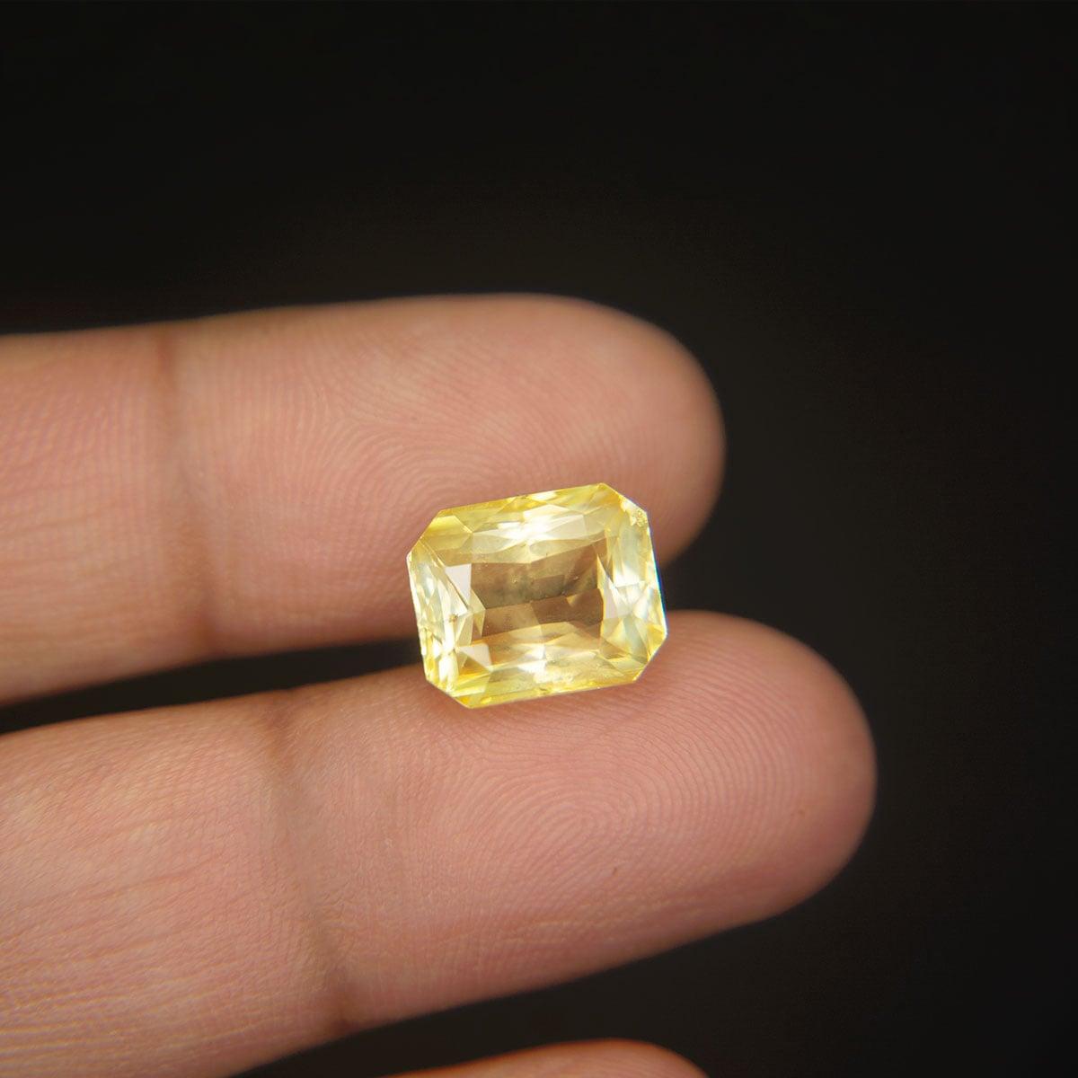Yellow Sapphire - 10.01 Carat