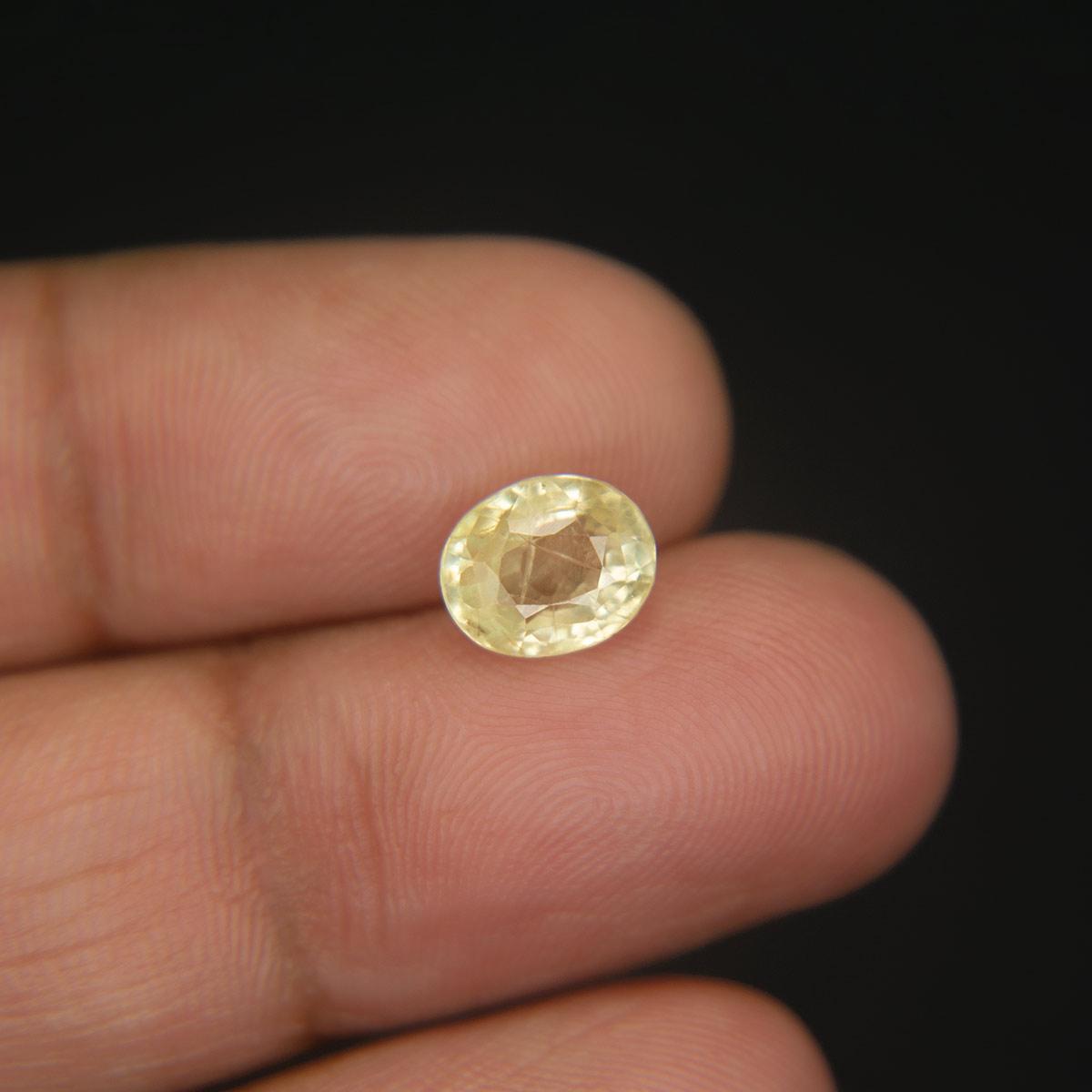 Yellow Sapphire - 2.58 Carat